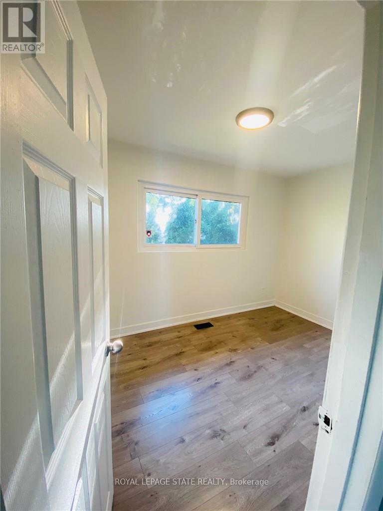 1379 Freeport (Main) Drive, Mississauga, Ontario  L5C 1S5 - Photo 15 - W12486869