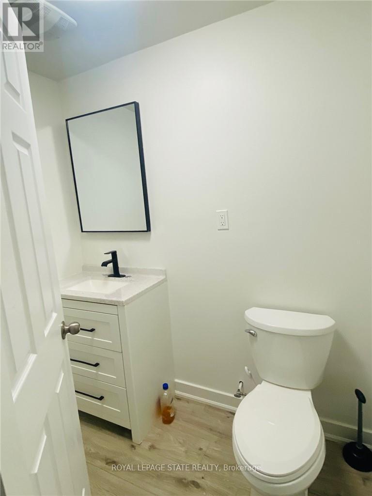 1379 Freeport (Main) Drive, Mississauga, Ontario  L5C 1S5 - Photo 19 - W12486869