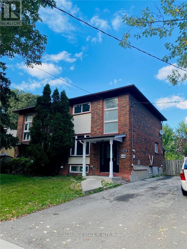 1379 Freeport (Main) Drive, Mississauga, Ontario  L5C 1S5 - Photo 3 - W12486869