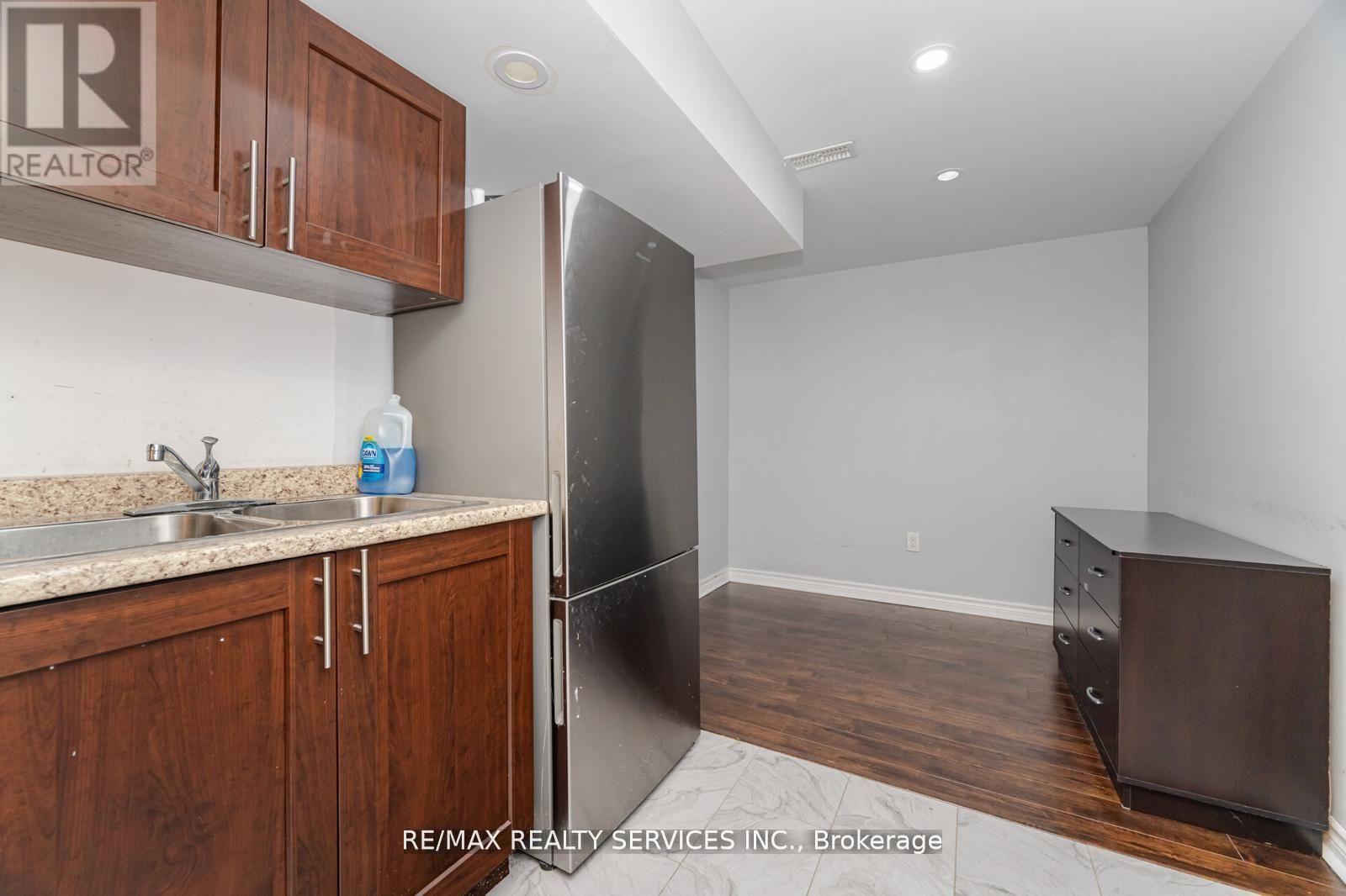 65 Fann Drive, Brampton, Ontario  L7A 4L3 - Photo 42 - W12486884