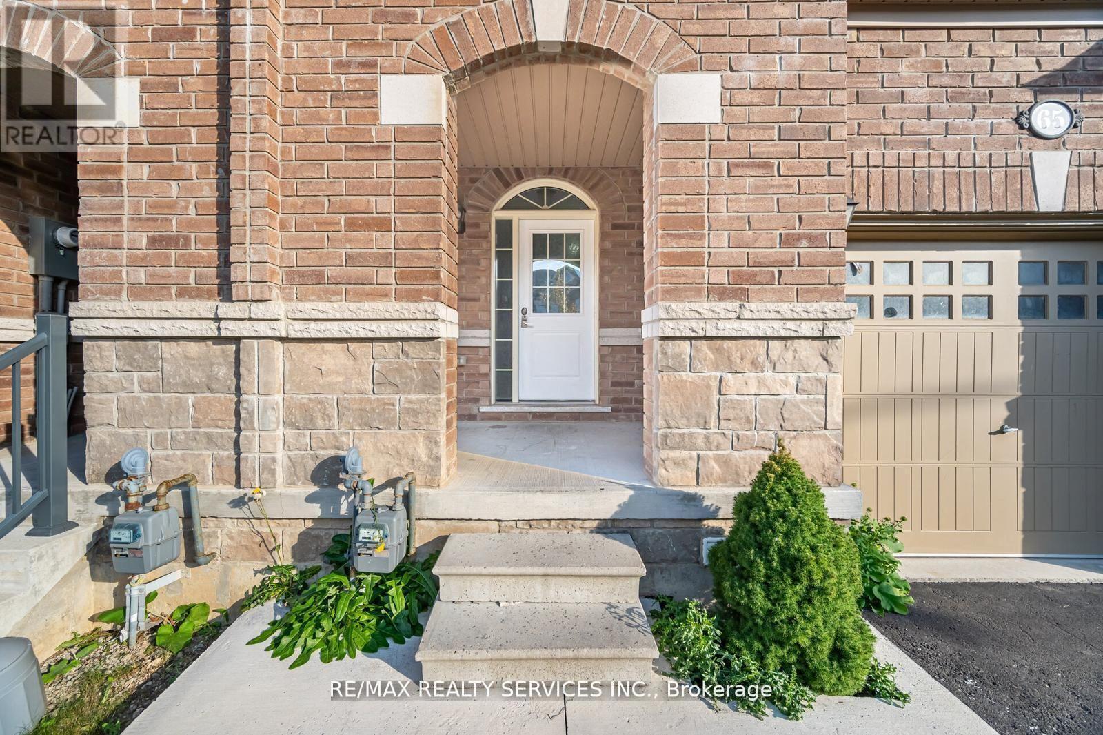 65 Fann Drive, Brampton, Ontario  L7A 4L3 - Photo 6 - W12486884
