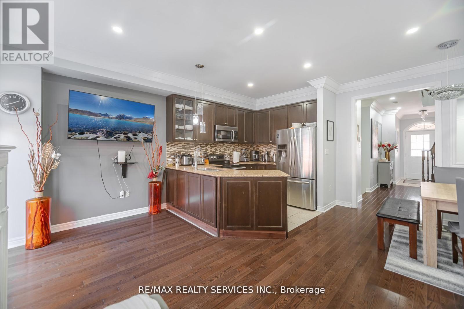 65 Fann Drive, Brampton, Ontario  L7A 4L3 - Photo 9 - W12486884