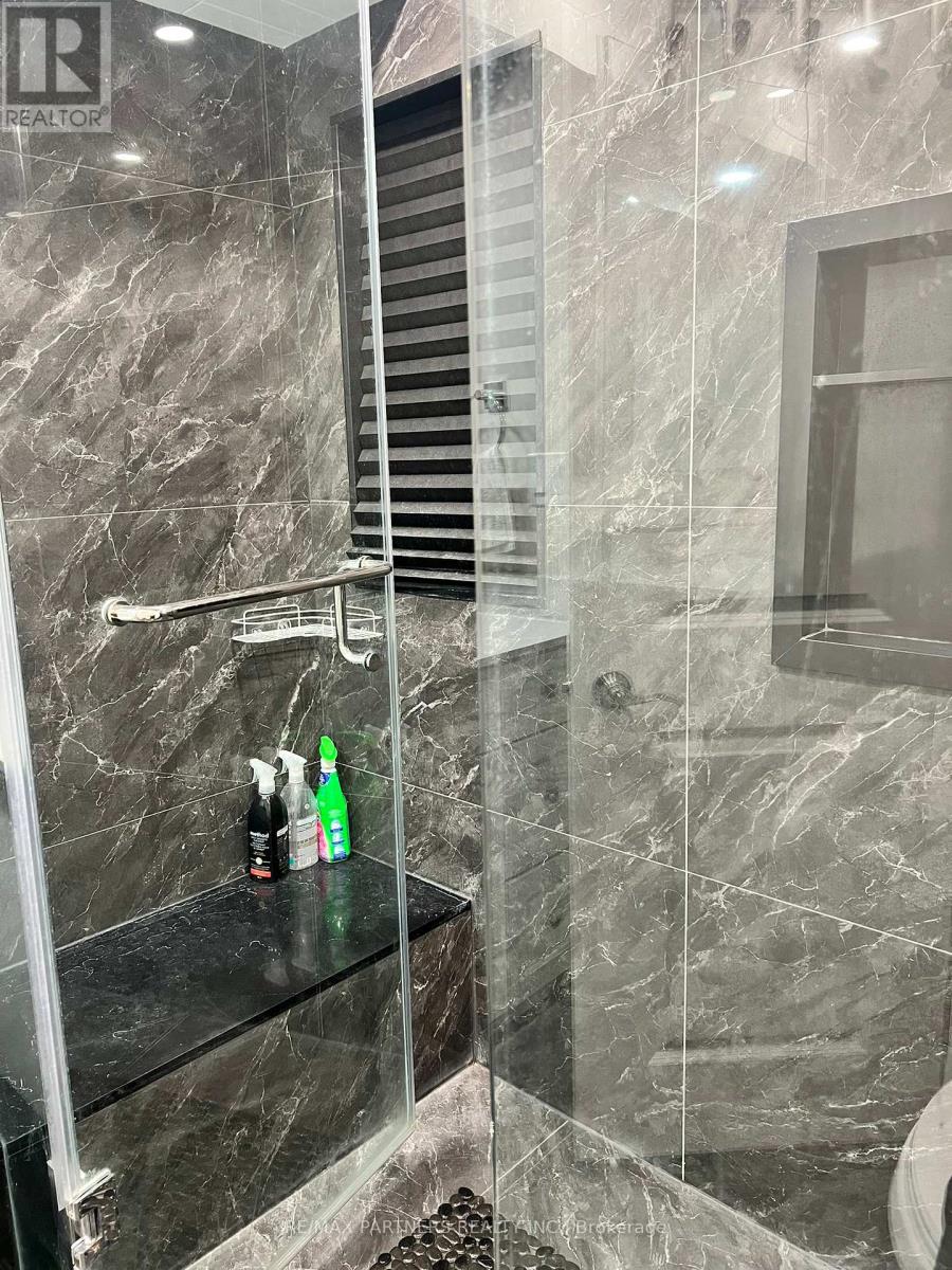 117 Pauline Avenue, Toronto, Ontario  M6H 3M7 - Photo 11 - W12486887