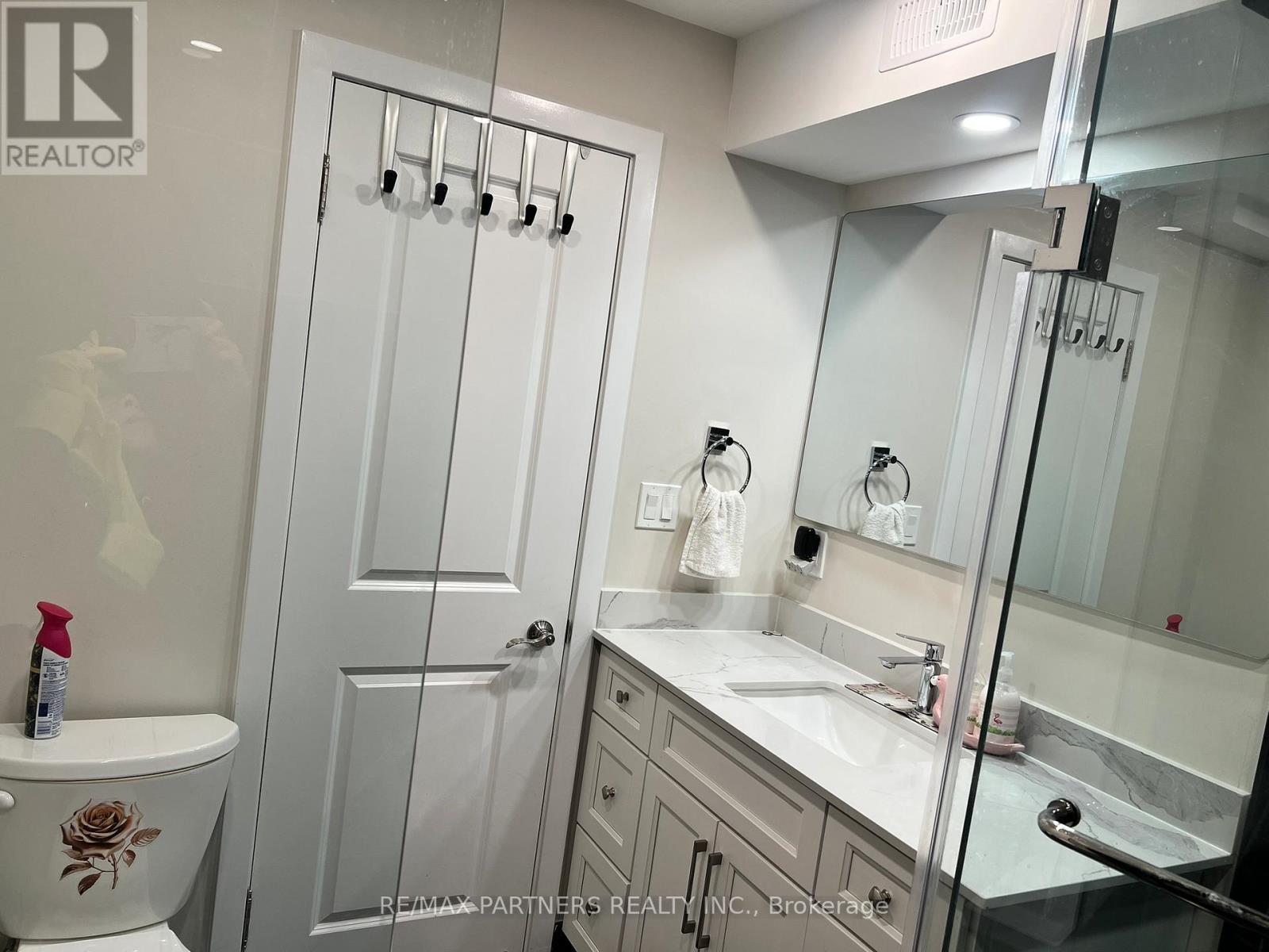 117 Pauline Avenue, Toronto, Ontario  M6H 3M7 - Photo 12 - W12486887