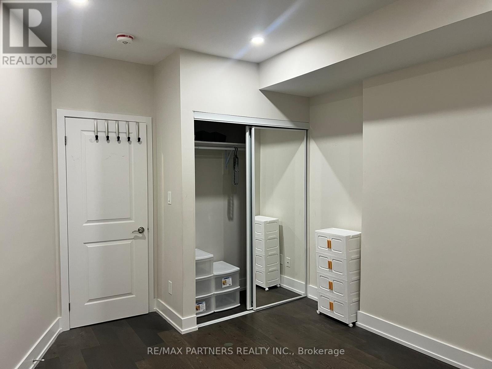 117 Pauline Avenue, Toronto, Ontario  M6H 3M7 - Photo 3 - W12486887