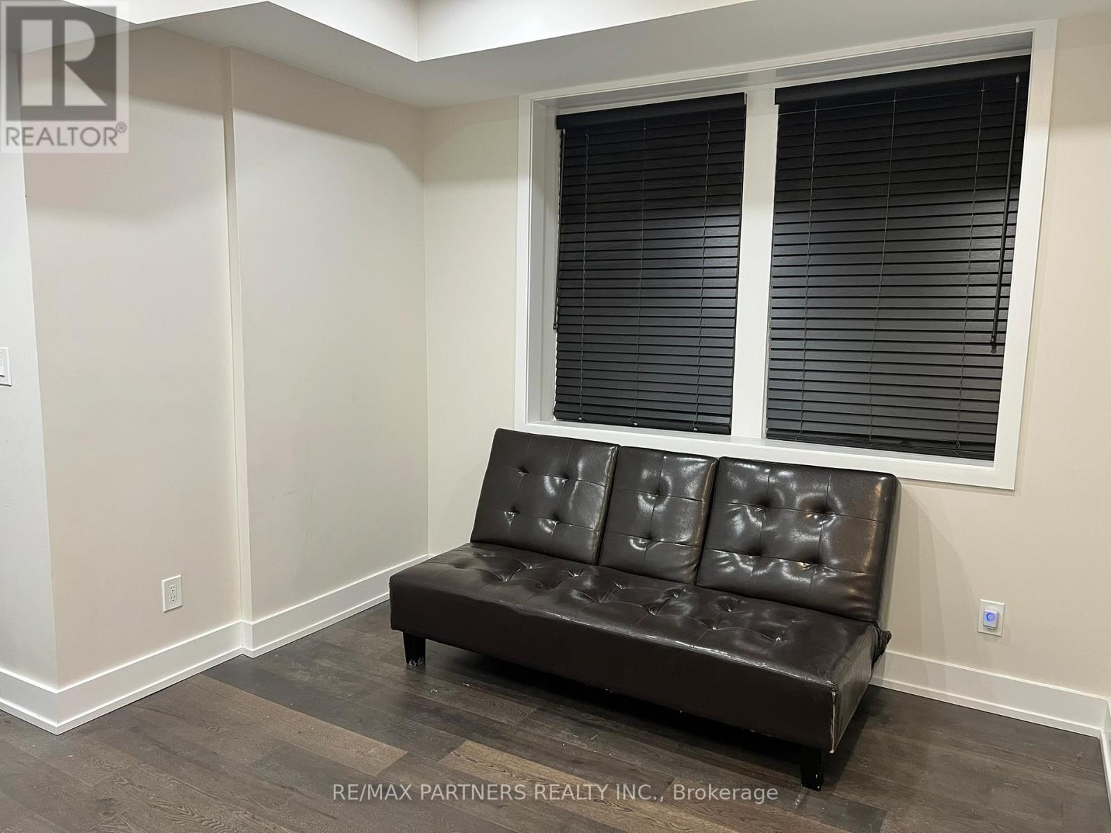 117 Pauline Avenue, Toronto, Ontario  M6H 3M7 - Photo 4 - W12486887