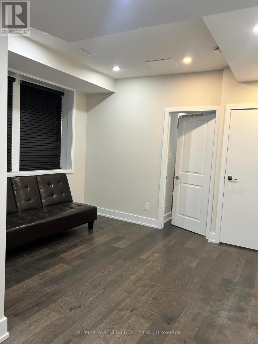 117 Pauline Avenue, Toronto, Ontario  M6H 3M7 - Photo 5 - W12486887