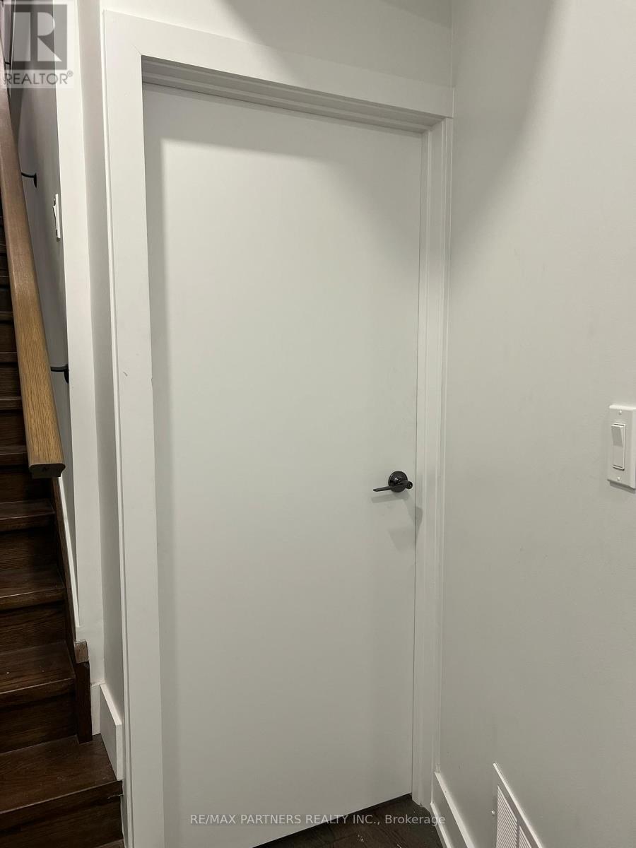 117 Pauline Avenue, Toronto, Ontario  M6H 3M7 - Photo 6 - W12486887