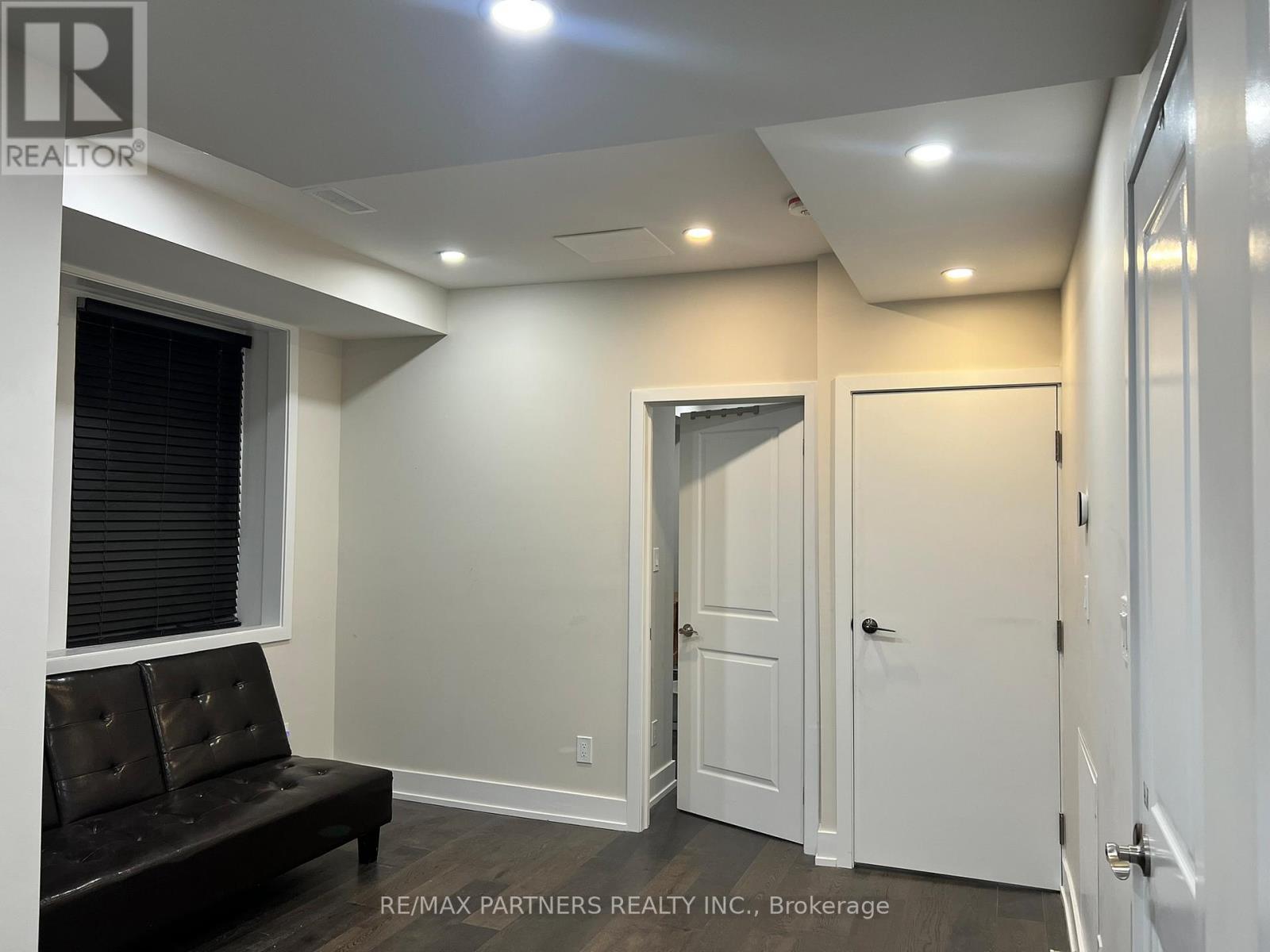 117 Pauline Avenue, Toronto, Ontario  M6H 3M7 - Photo 7 - W12486887