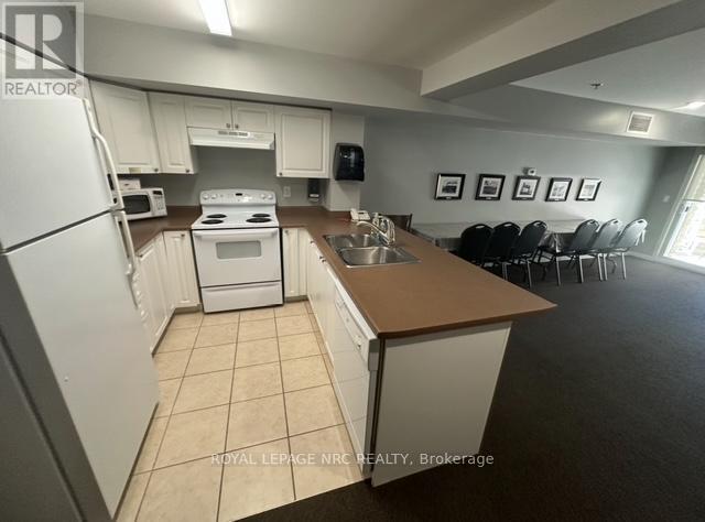 1417 - 330 Prince Charles Drive S, Welland, Ontario  L3C 7B3 - Photo 34 - X12486899