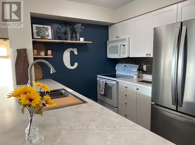 1417 - 330 Prince Charles Drive S, Welland, Ontario  L3C 7B3 - Photo 7 - X12486899