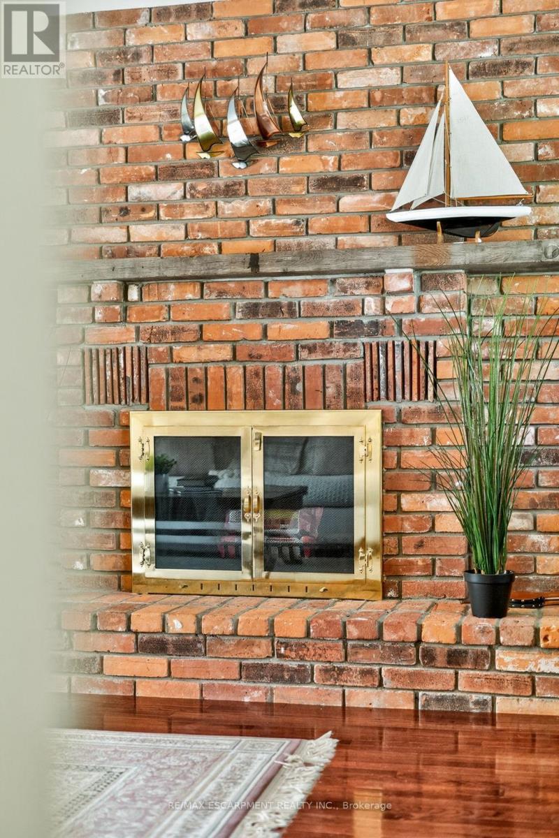 22 Weneil Drive, Hamilton, Ontario  L8B 0Z6 - Photo 24 - X12486886