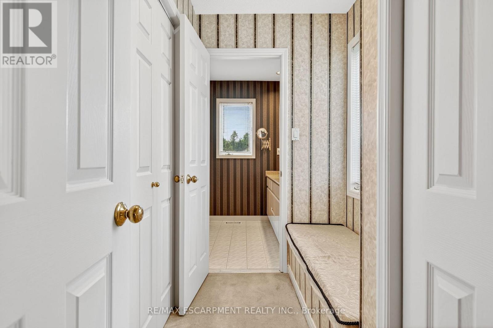 22 Weneil Drive, Hamilton, Ontario  L8B 0Z6 - Photo 33 - X12486886