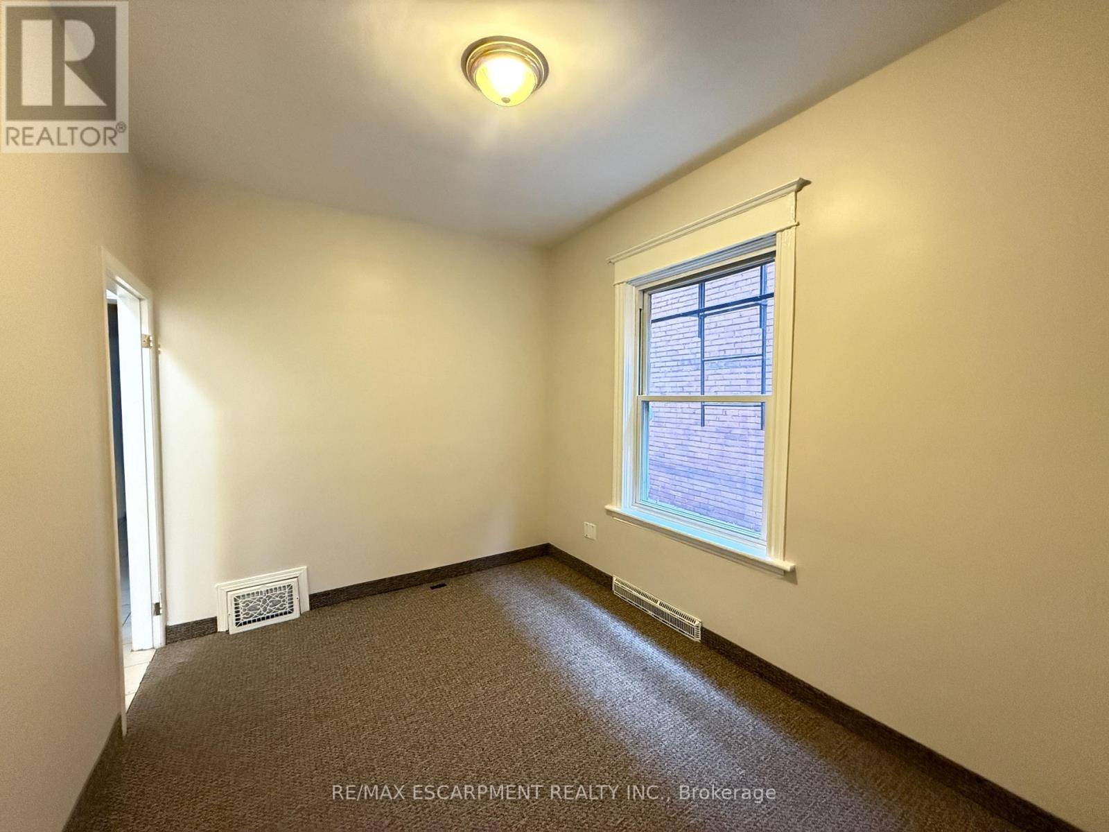 24 Somerset Avenue, Hamilton, Ontario  L8L 2L5 - Photo 13 - X12486896