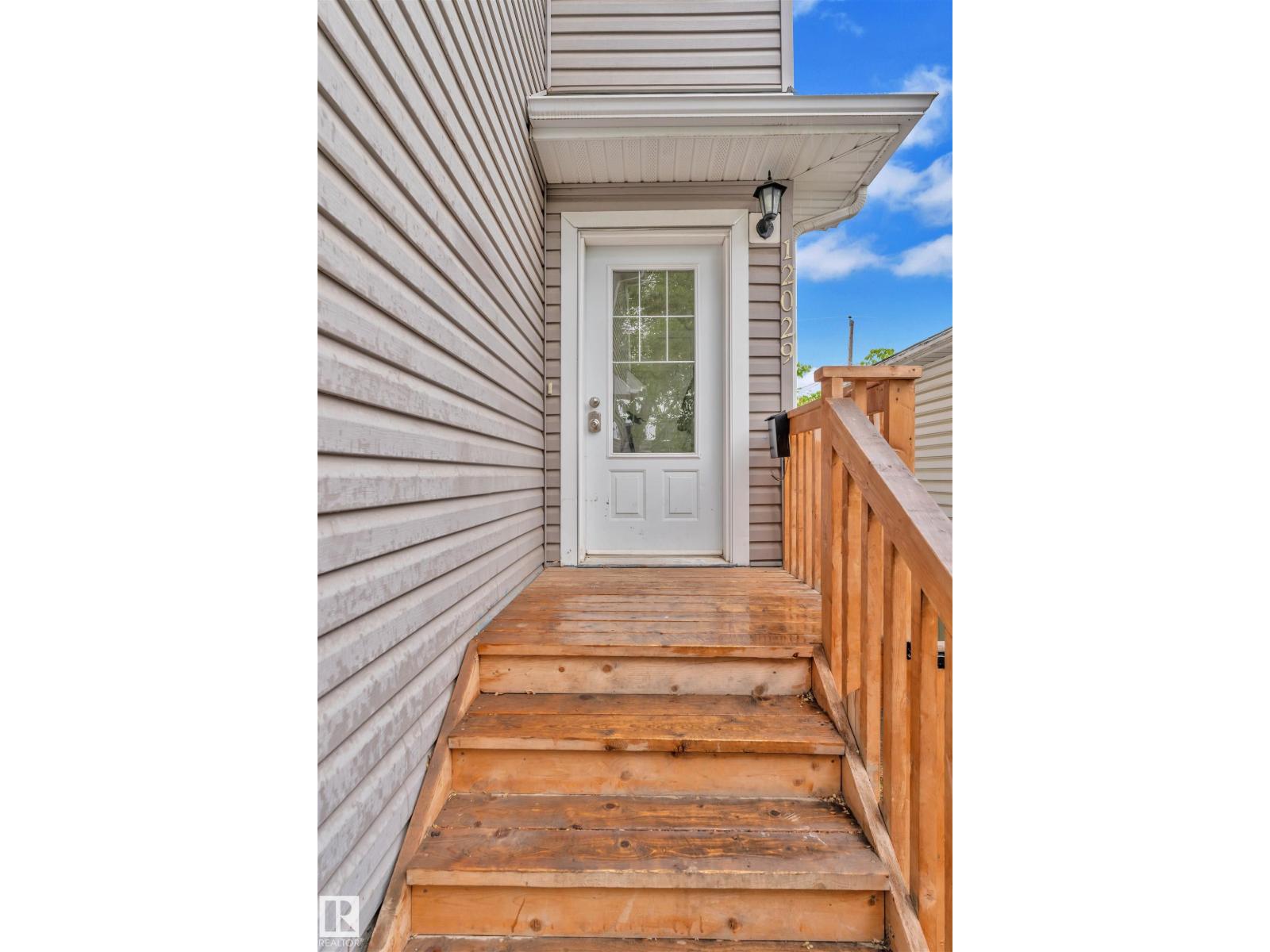 12029 77 St Nw, Edmonton, Alberta  T5B 2G6 - Photo 4 - E4459152