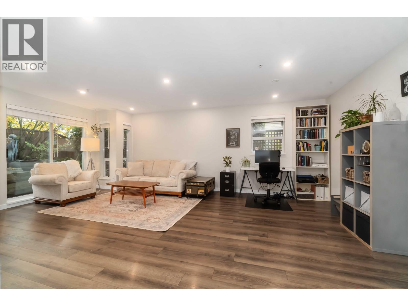 310 1000 Bowron Court, North Vancouver, British Columbia  V7H 2V8 - Photo 4 - R3061181