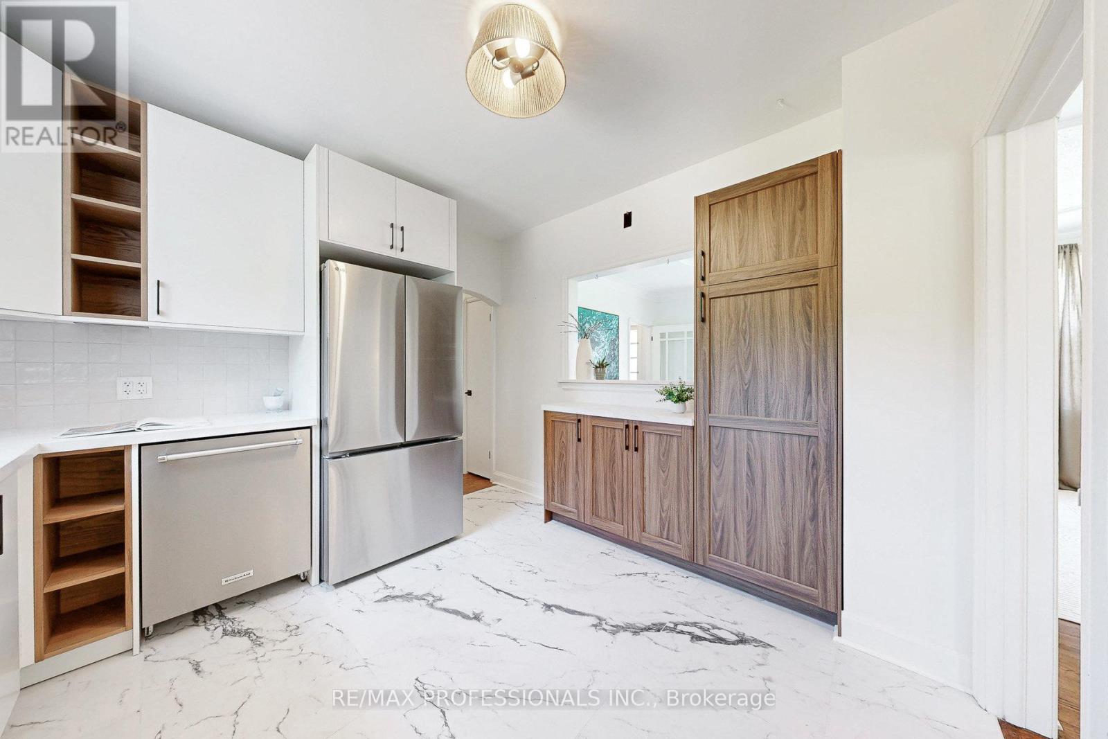 146 Pinegrove Avenue, Toronto, Ontario  M1N 2G9 - Photo 11 - E12486907