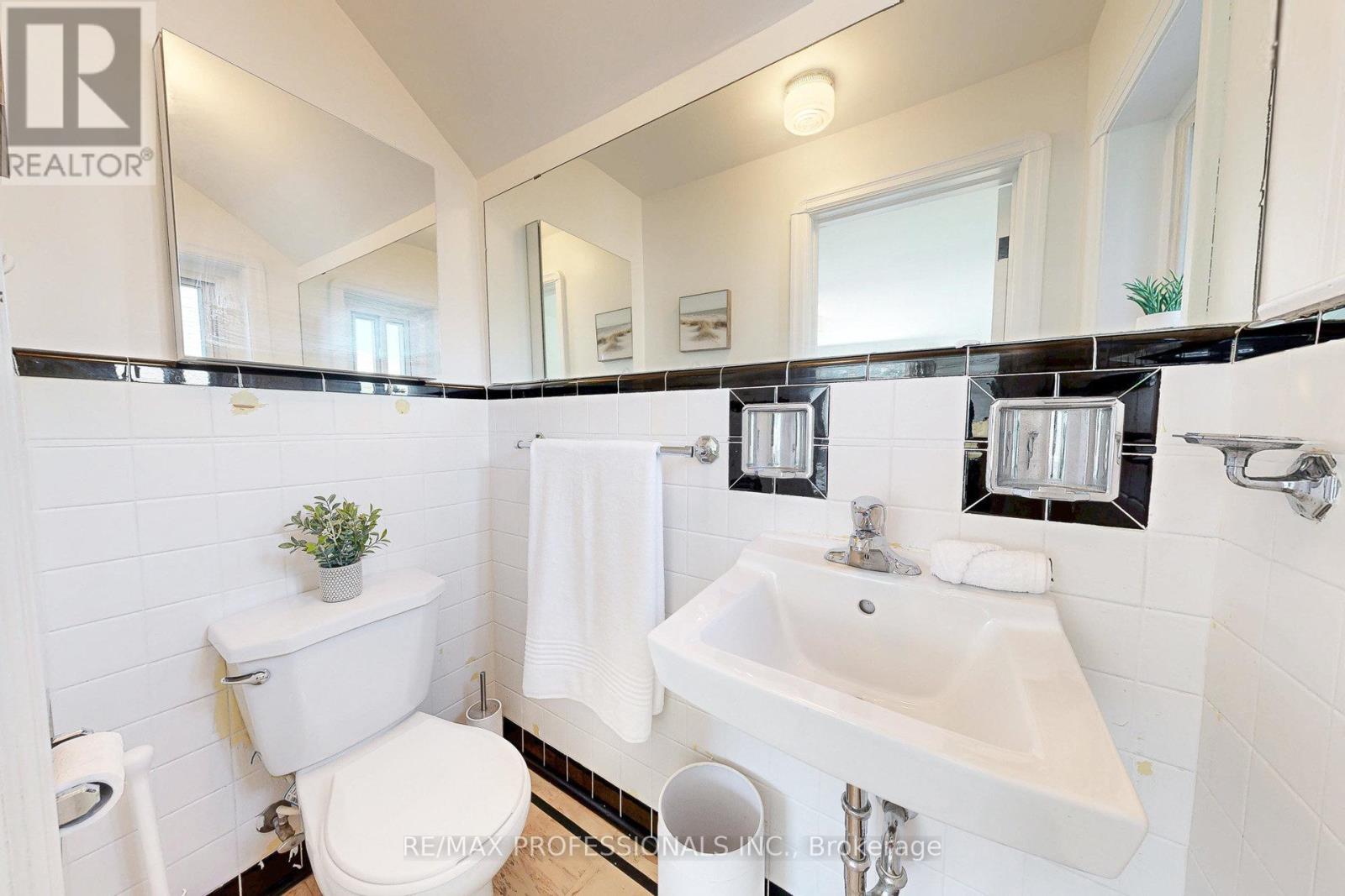 146 Pinegrove Avenue, Toronto, Ontario  M1N 2G9 - Photo 18 - E12486907