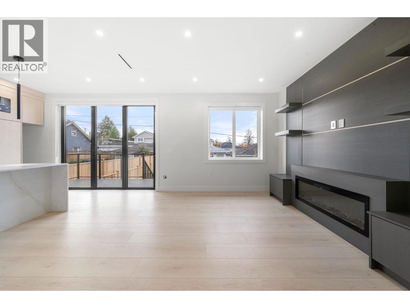 2 3274 E 44th Avenue, Vancouver, British Columbia  V5R 3B1 - Photo 5 - R3062629