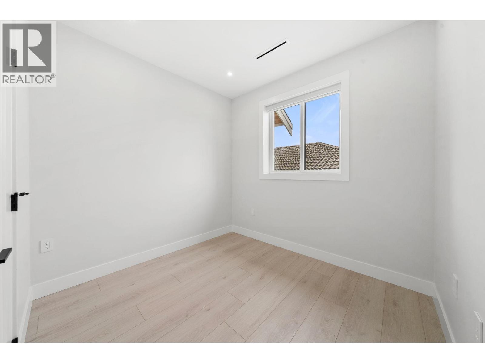 2 3274 E 44th Avenue, Vancouver, British Columbia  V5R 3B1 - Photo 29 - R3062629