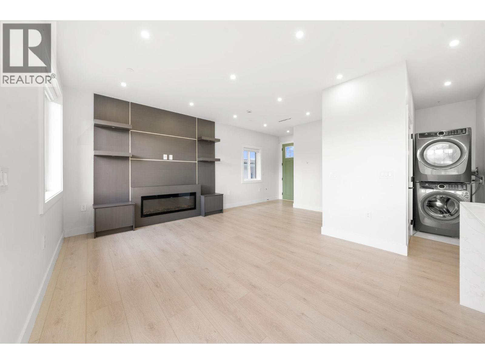 2 3274 E 44th Avenue, Vancouver, British Columbia  V5R 3B1 - Photo 9 - R3062629