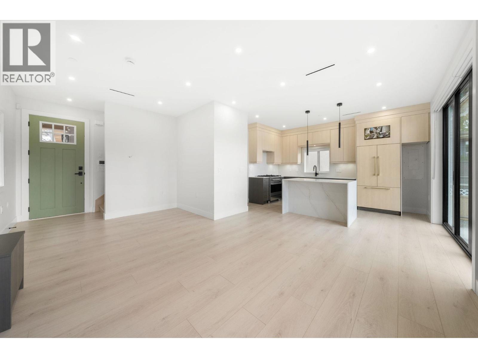 2 3274 E 44th Avenue, Vancouver, British Columbia  V5R 3B1 - Photo 11 - R3062629