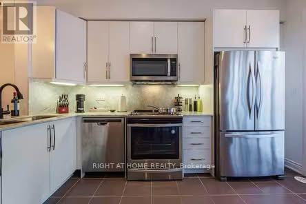 70 - 290 Royalton Common, Oakville, Ontario  L6H 0N4 - Photo 7 - W12486909