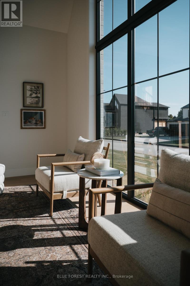 4 Edgeview Crescent, Middlesex Centre, Ontario  N0L 1R0 - Photo 18 - X12486919