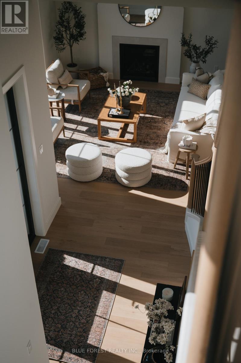 4 Edgeview Crescent, Middlesex Centre, Ontario  N0L 1R0 - Photo 31 - X12486919