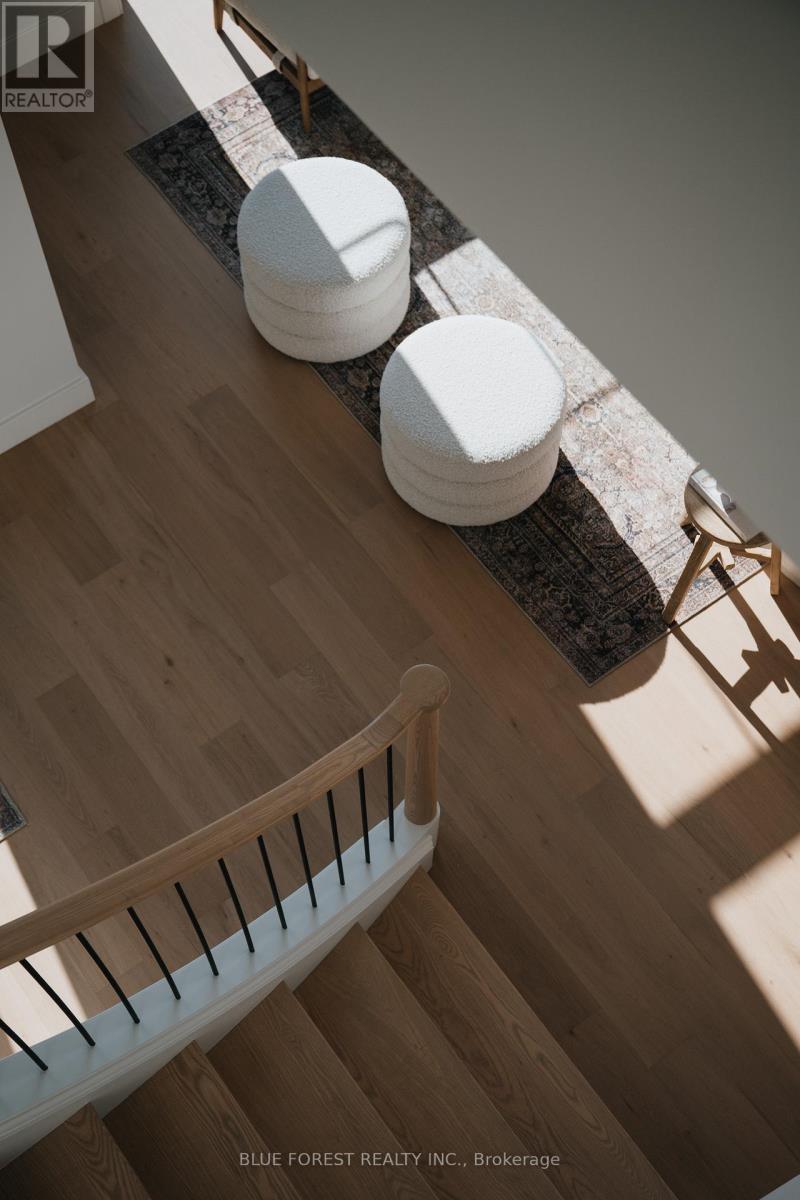 4 Edgeview Crescent, Middlesex Centre, Ontario  N0L 1R0 - Photo 34 - X12486919