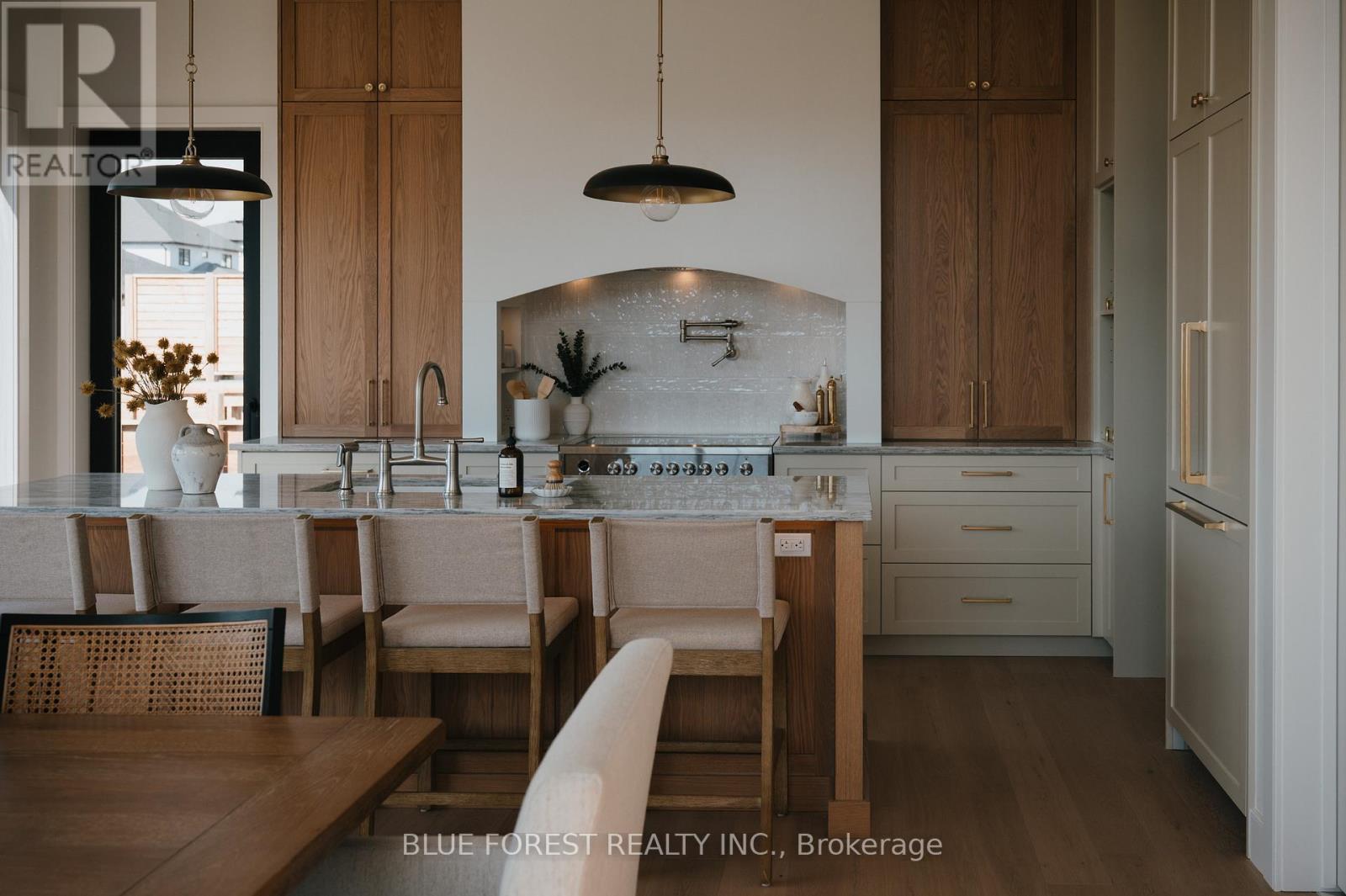 4 Edgeview Crescent, Middlesex Centre, Ontario  N0L 1R0 - Photo 7 - X12486919