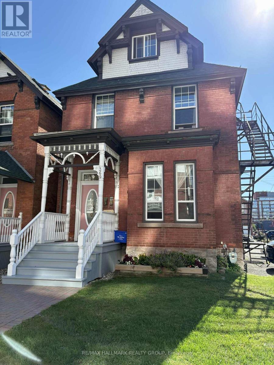 360 Gilmour Street, Ottawa, Ontario  K2P 0R3 - Photo 8 - X12486912