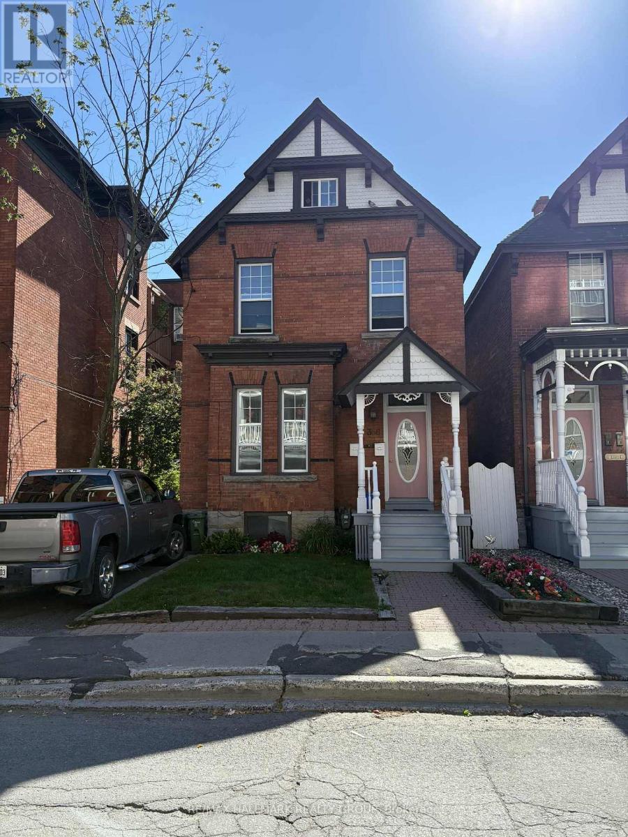 356 Gilmour Street, Ottawa, Ontario  K2P 0R3 - Photo 3 - X12486913