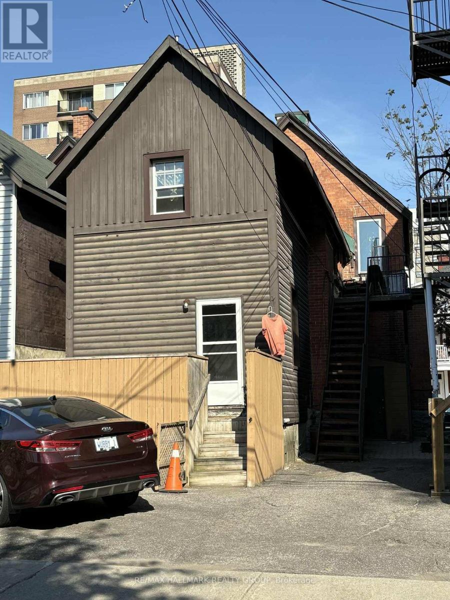 356 Gilmour Street, Ottawa, Ontario  K2P 0R3 - Photo 4 - X12486913