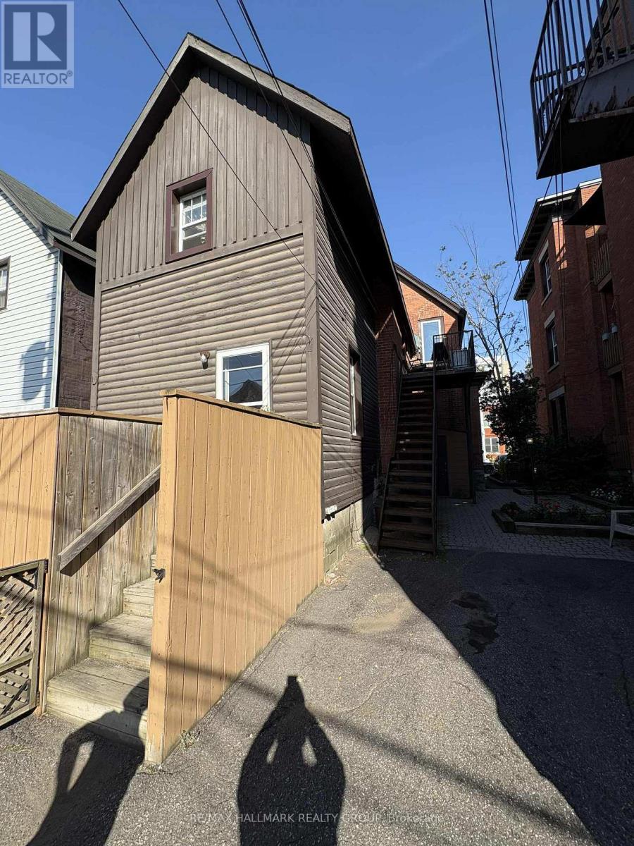 356 Gilmour Street, Ottawa, Ontario  K2P 0R3 - Photo 6 - X12486913