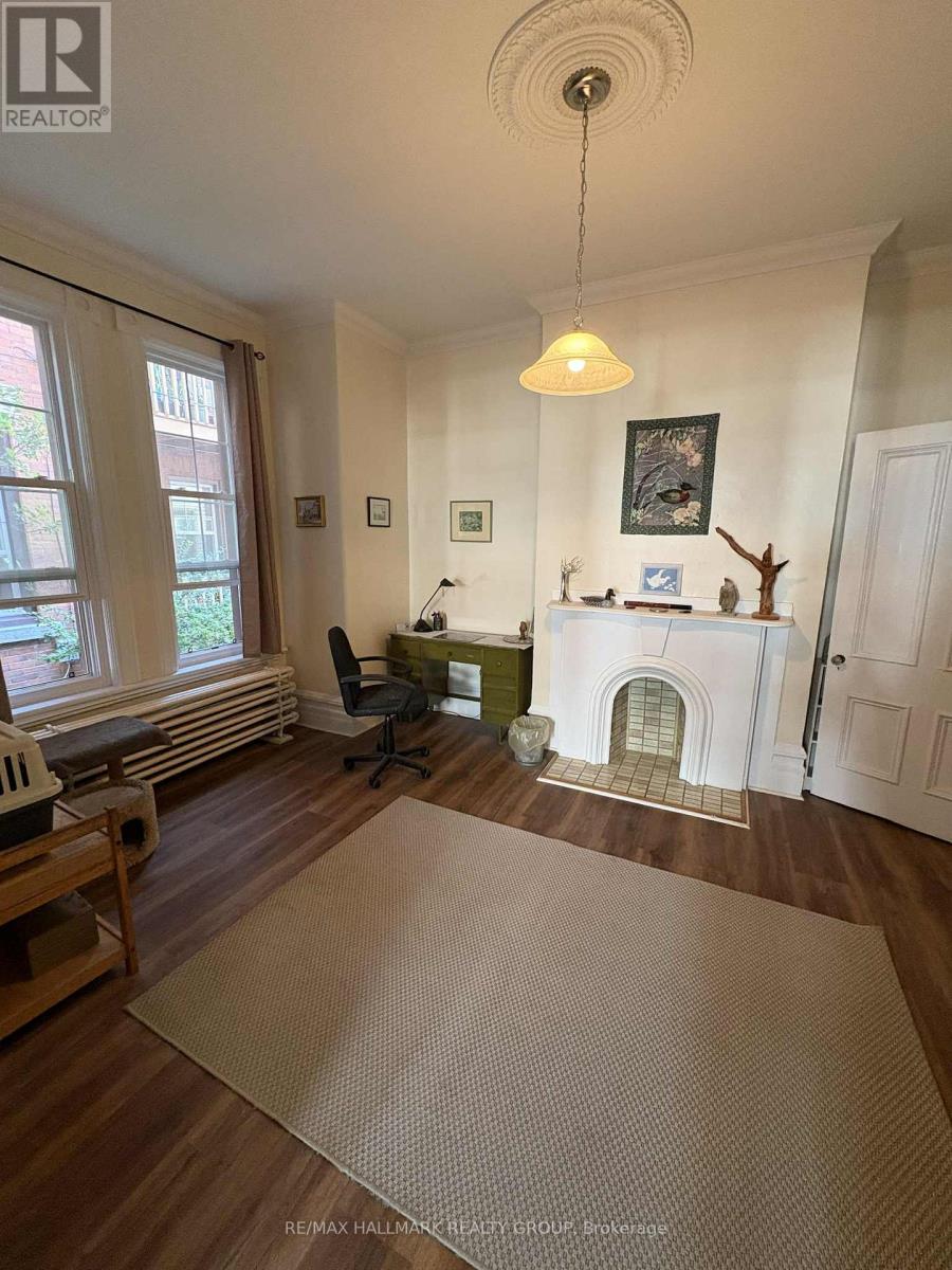 356 Gilmour Street, Ottawa, Ontario  K2P 0R3 - Photo 8 - X12486913