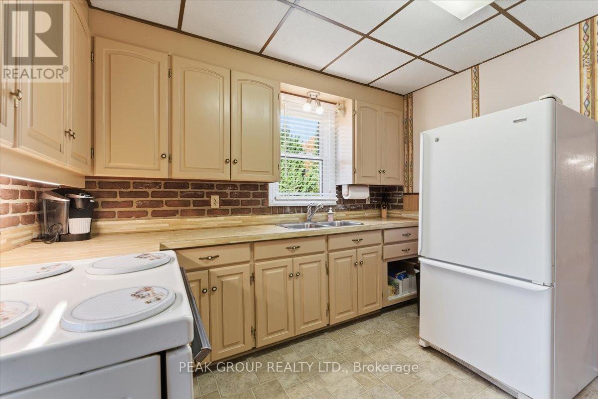 6105 Dixon Street, Niagara Falls, Ontario  L2G 2L4 - Photo 14 - X12486927