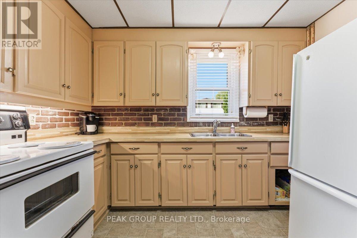 6105 Dixon Street, Niagara Falls, Ontario  L2G 2L4 - Photo 15 - X12486927