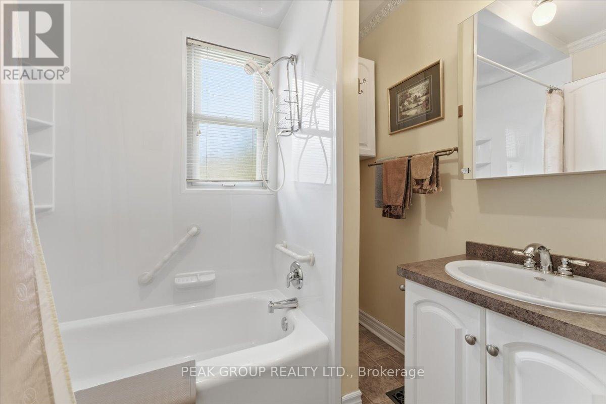 6105 Dixon Street, Niagara Falls, Ontario  L2G 2L4 - Photo 20 - X12486927