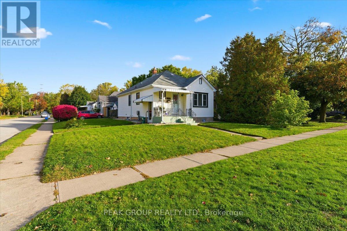 6105 Dixon Street, Niagara Falls, Ontario  L2G 2L4 - Photo 6 - X12486927