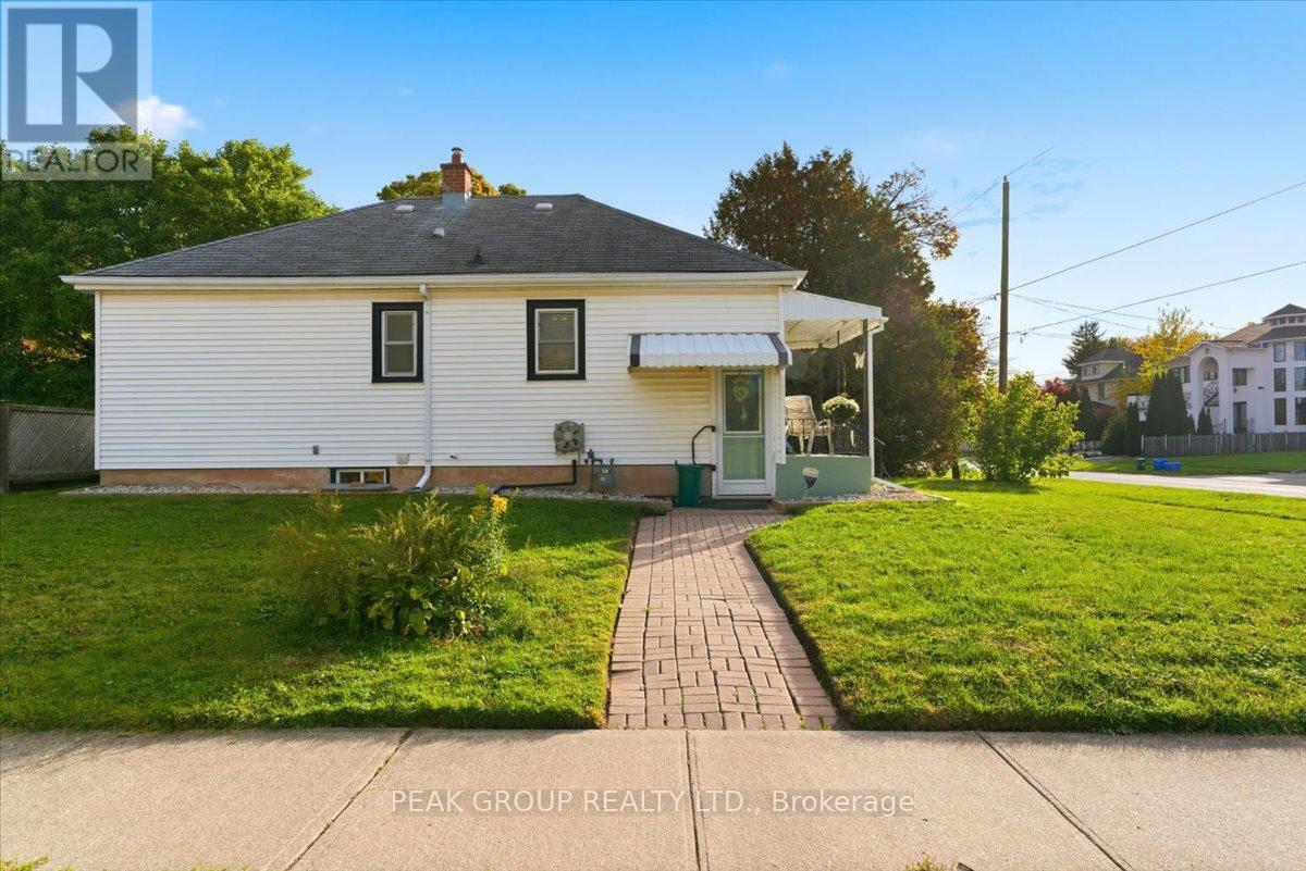 6105 Dixon Street, Niagara Falls, Ontario  L2G 2L4 - Photo 7 - X12486927