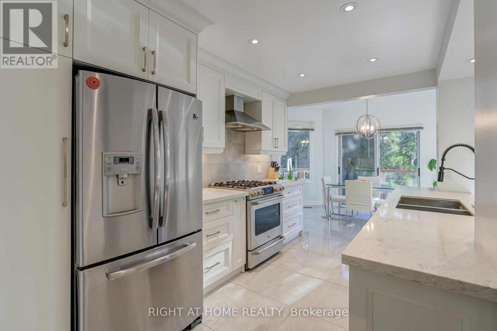 66 Glen Hill Drive, Whitby, Ontario  L1N 7A3 - Photo 8 - E12486922