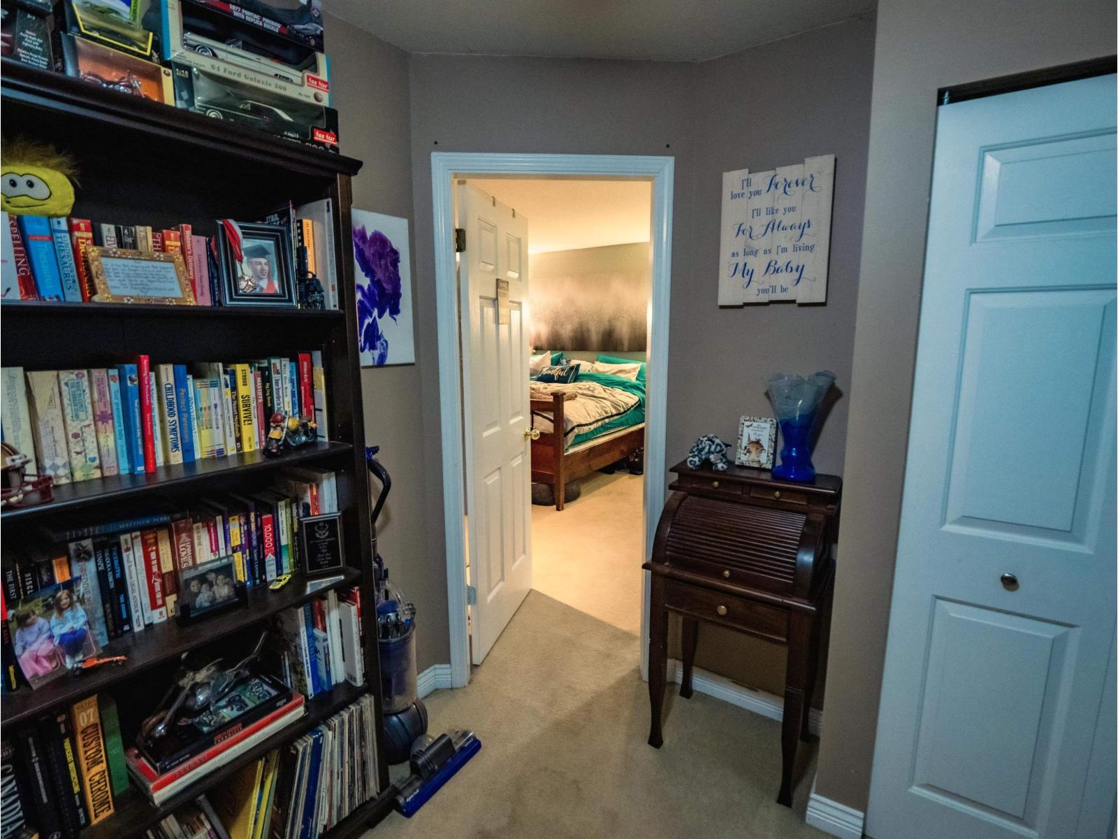 18961 60b Avenue, Surrey, British Columbia  V3S 8A4 - Photo 8 - R3062504