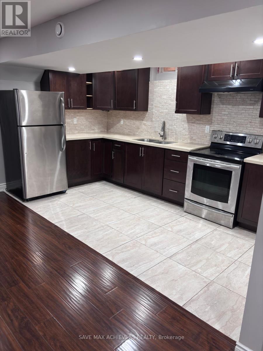 18 Interlude Drive, Brampton, Ontario  L6X 3B1 - Photo 2 - W12486930