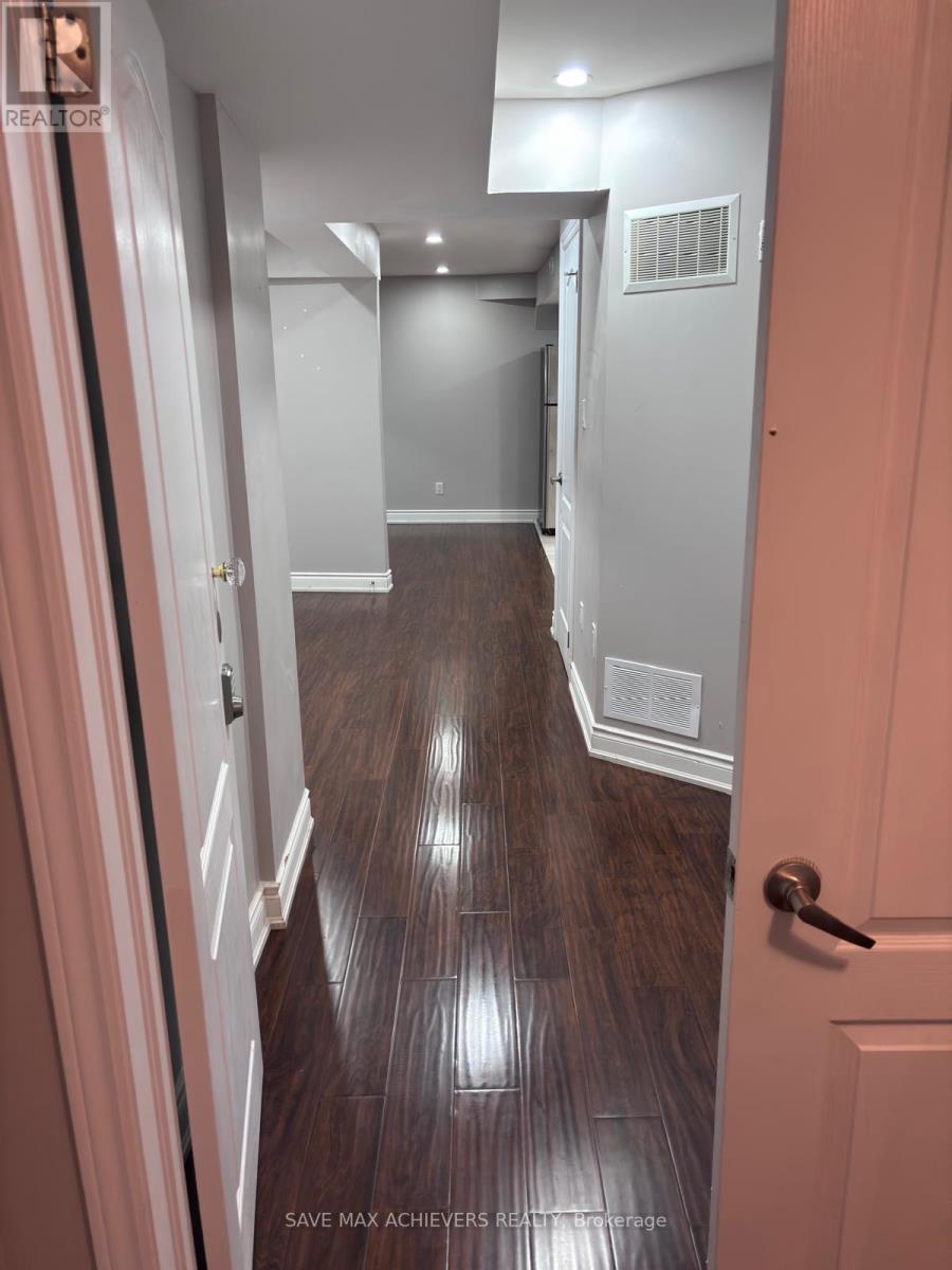 18 Interlude Drive, Brampton, Ontario  L6X 3B1 - Photo 4 - W12486930