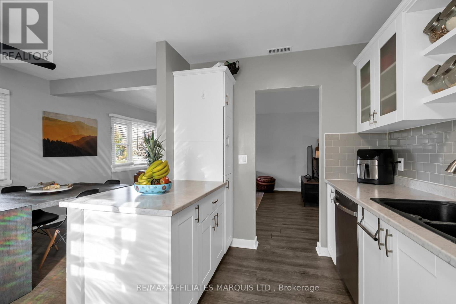 403 Susan Avenue, Cornwall, Ontario  K6J 2E1 - Photo 4 - X12486935