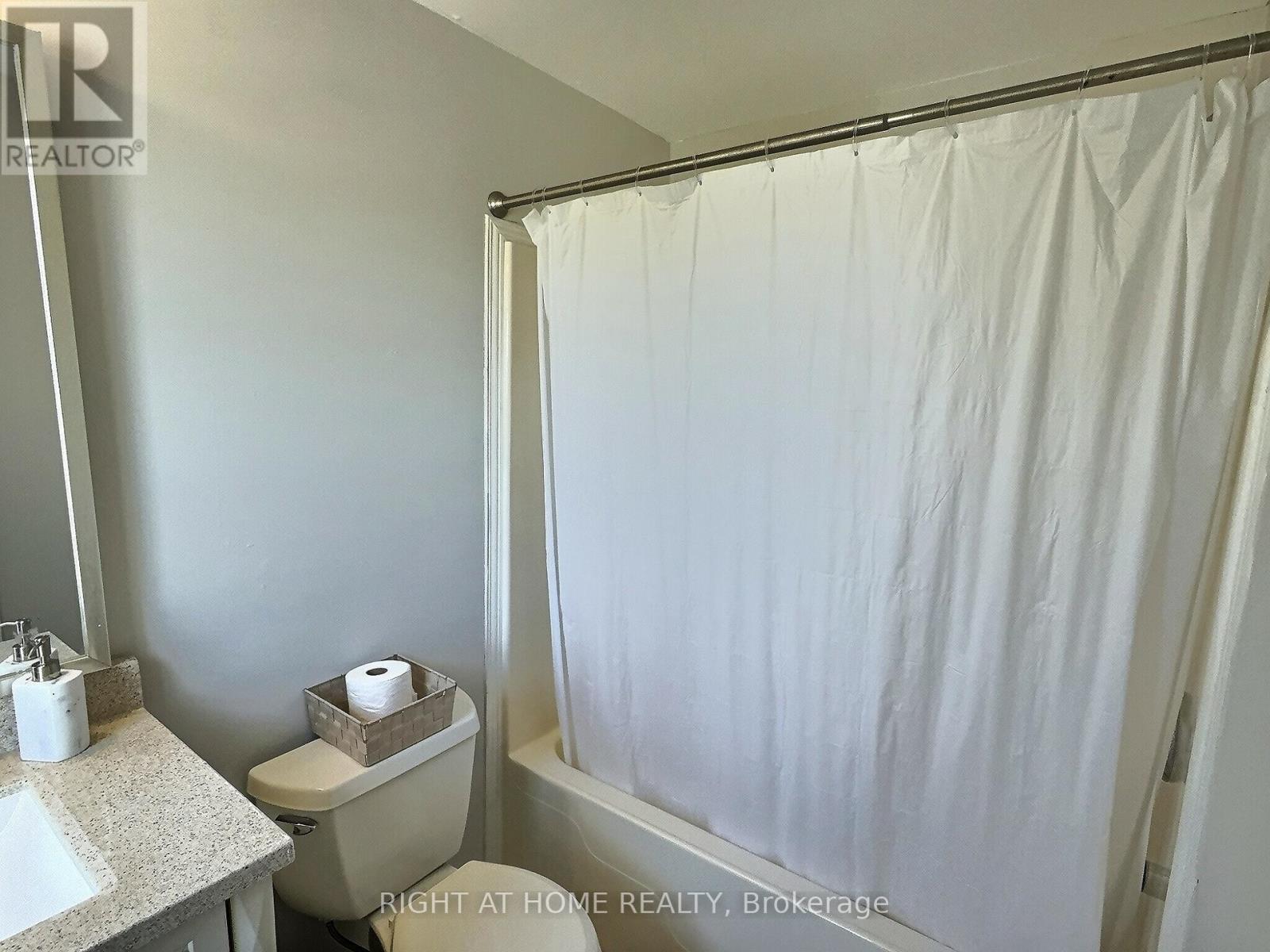 385 Havendale Crescent, Waterloo, Ontario  N2T 2T4 - Photo 12 - X12486931