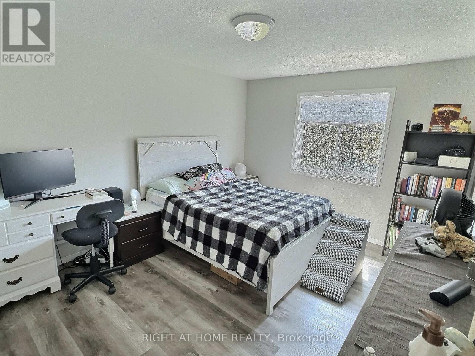 385 Havendale Crescent, Waterloo, Ontario  N2T 2T4 - Photo 14 - X12486931