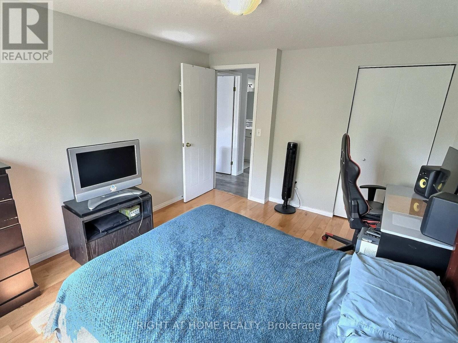 385 Havendale Crescent, Waterloo, Ontario  N2T 2T4 - Photo 15 - X12486931