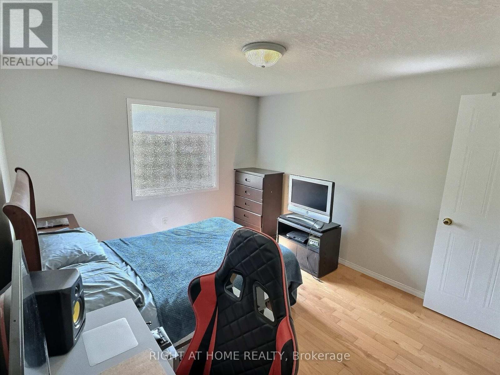 385 Havendale Crescent, Waterloo, Ontario  N2T 2T4 - Photo 16 - X12486931